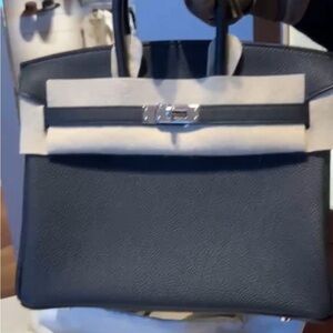 $29999, firm. 2024 Authentic brand new Hermes 25 Black Togo with silver hardware